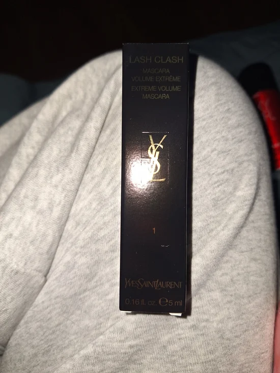 Yves Saint Laurent Lash Clash Extreme Volume Mascara - Black - Picture 2 of 5